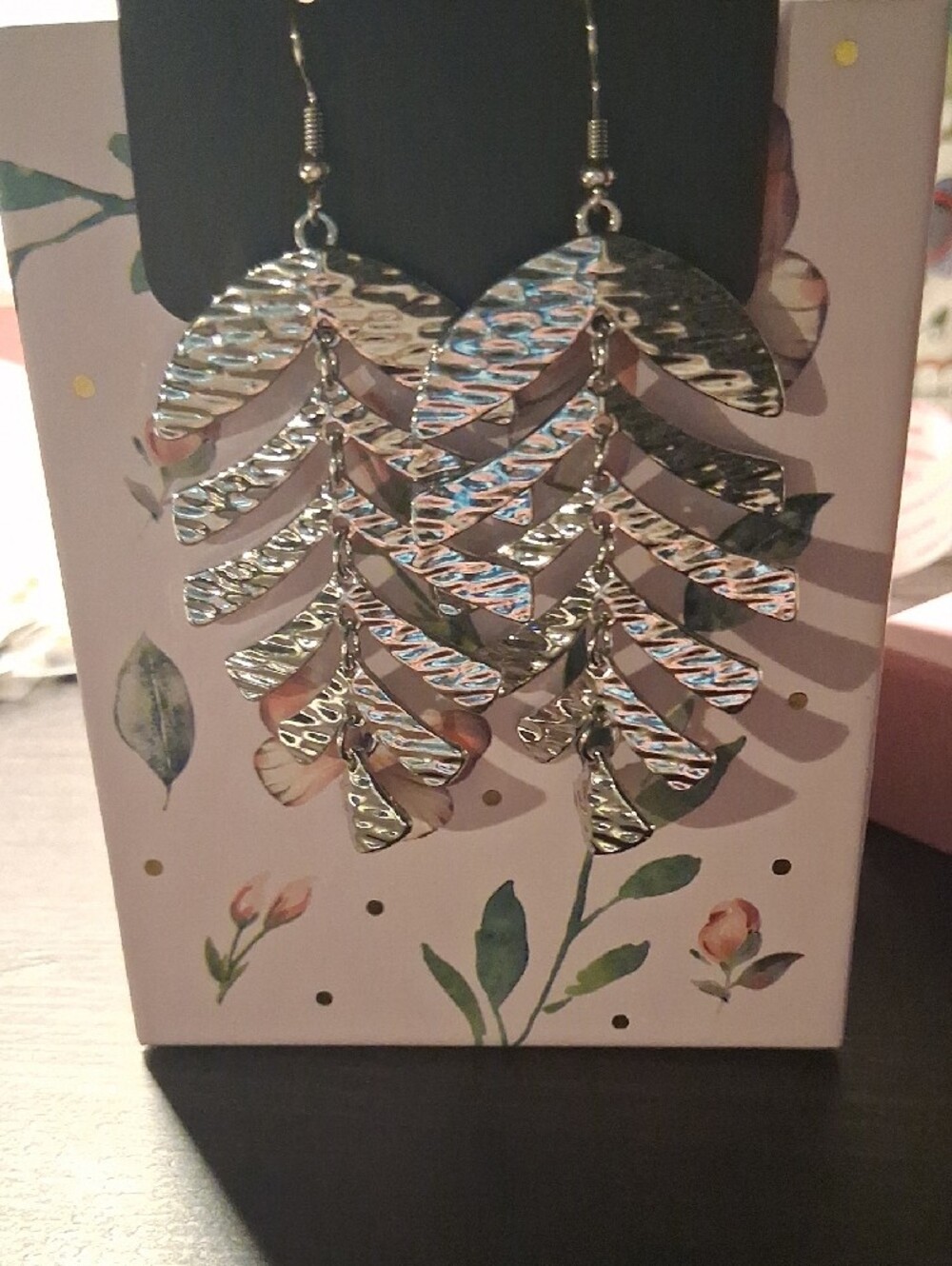Accessories Subcategory Identification - Picture 2 of 5